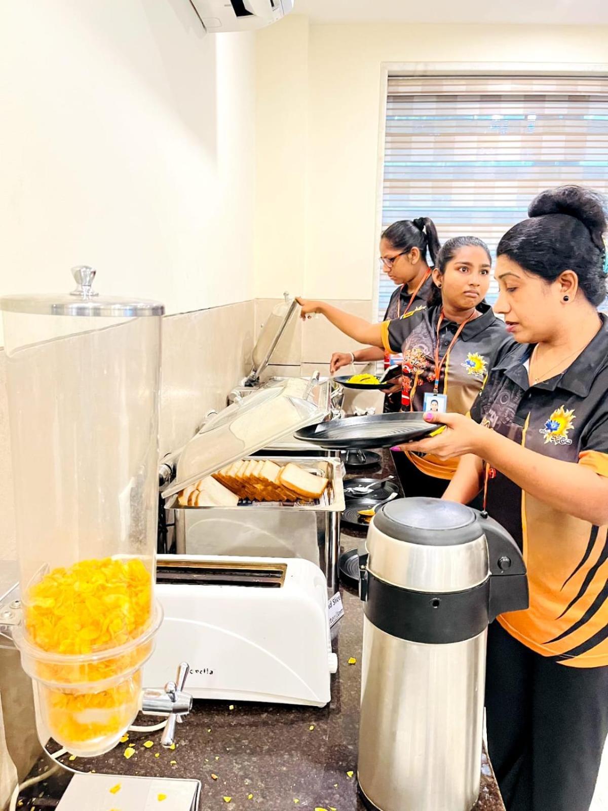 Hotel Mayda Prime Near Delhi Airport Yeni Delhi Dış mekan fotoğraf